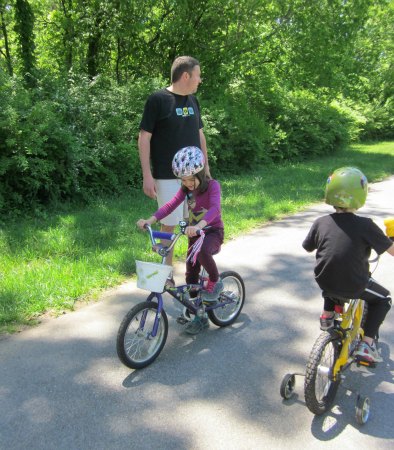 ride bikes- 10 fun ideas for outdoor fun